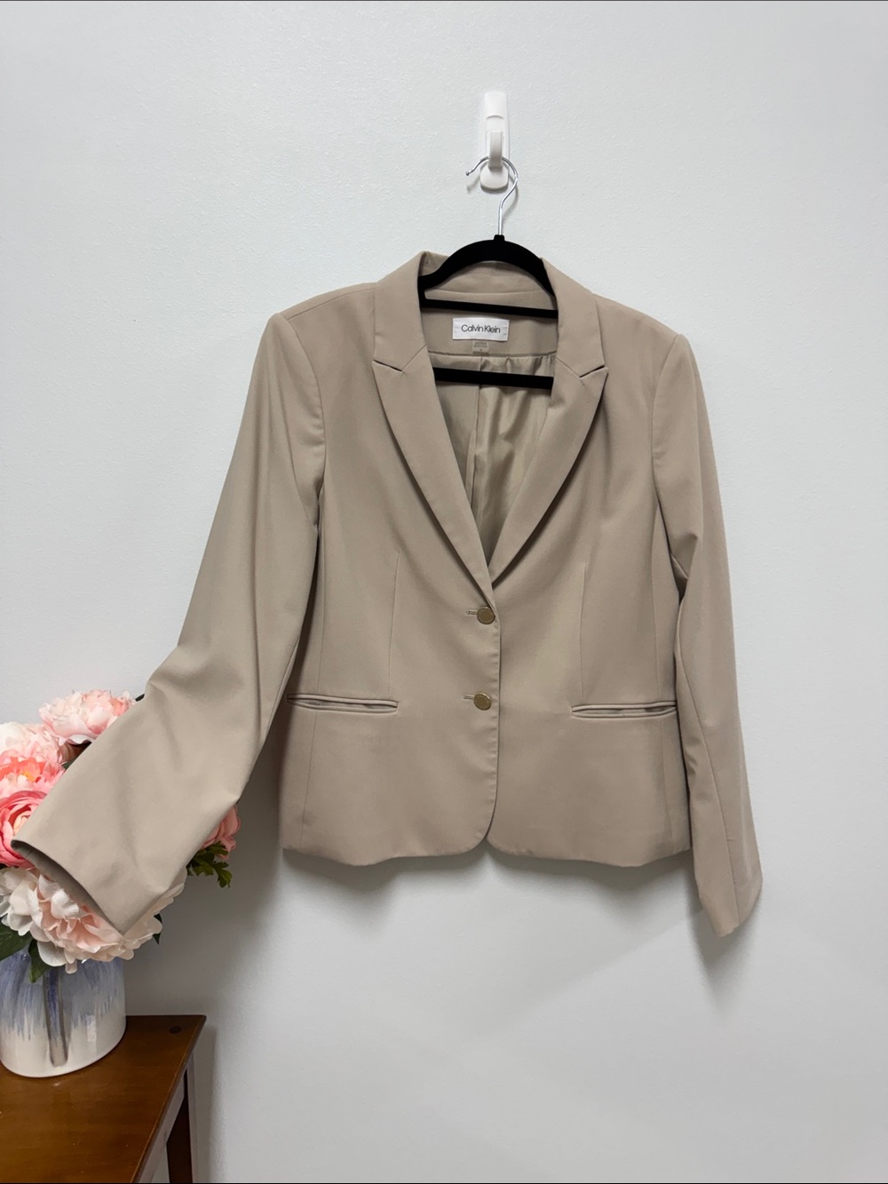 Calvin Klein Women's Light Beige Two-Button Tailored Blazer